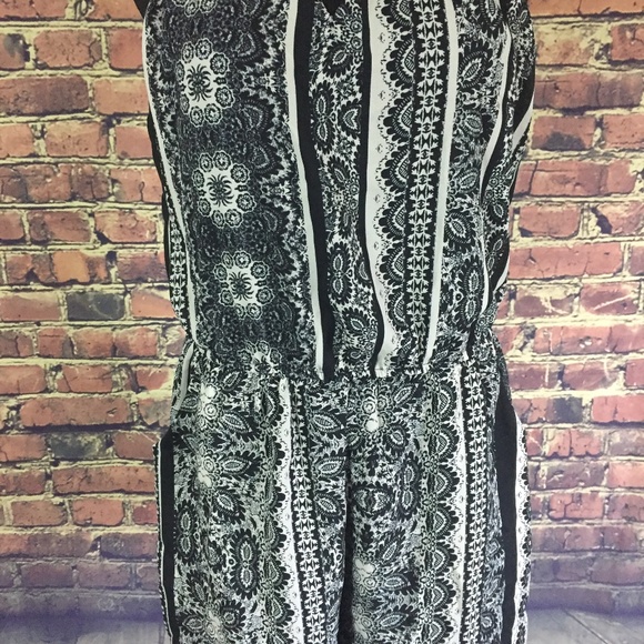 As U Wish Small Black White Romper Short Dress - Picture 2 of 4